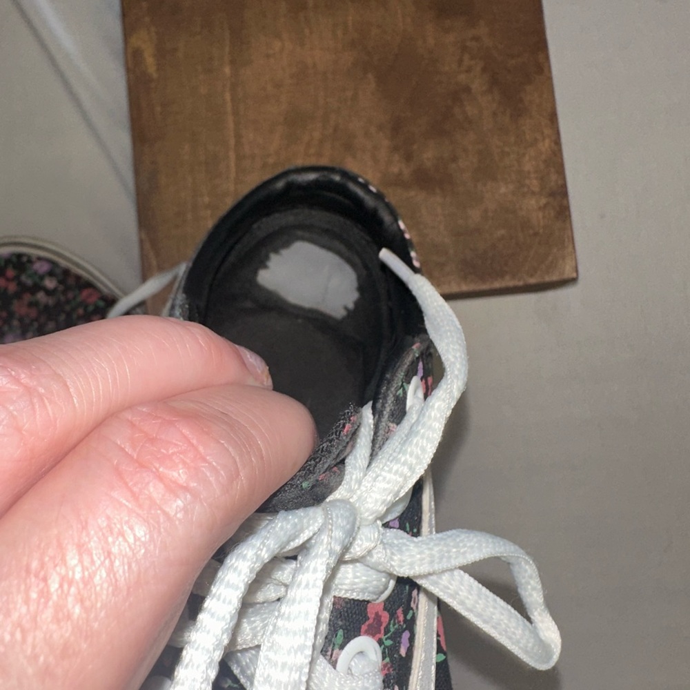 Vans • Liberty Floral Ditsy Low Top Sneakers Size 6 - Picture 6 of 8